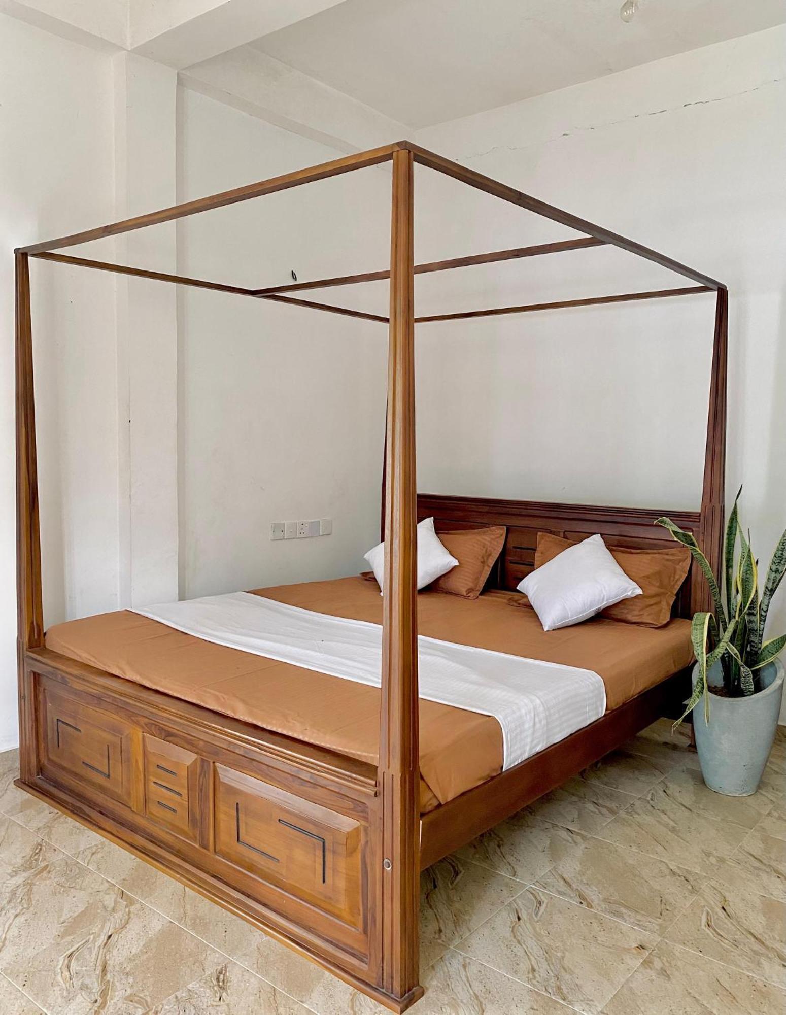 Sasmika Villa Surf And Yoga Hostel Weligama Dış mekan fotoğraf