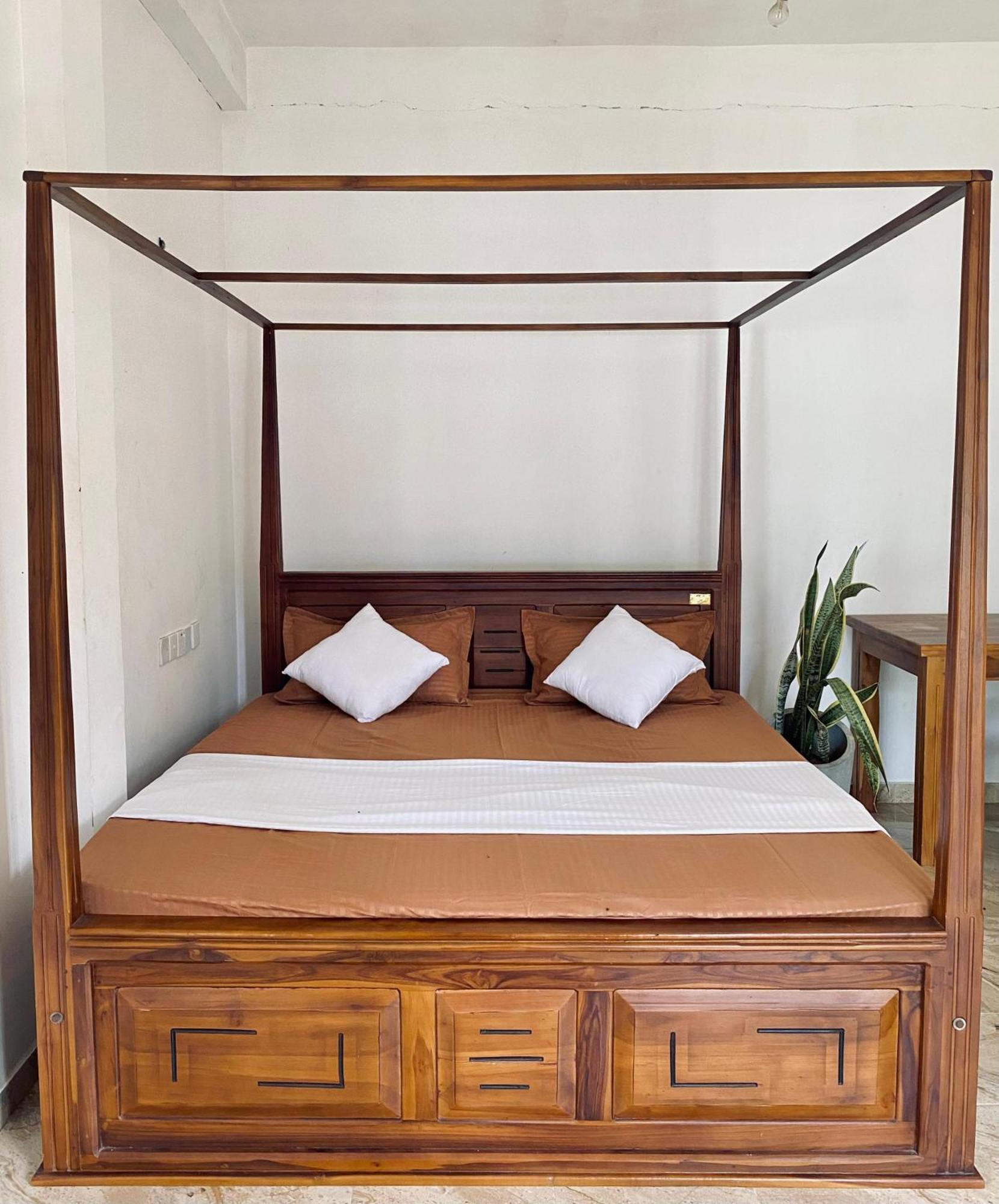 Sasmika Villa Surf And Yoga Hostel Weligama Dış mekan fotoğraf