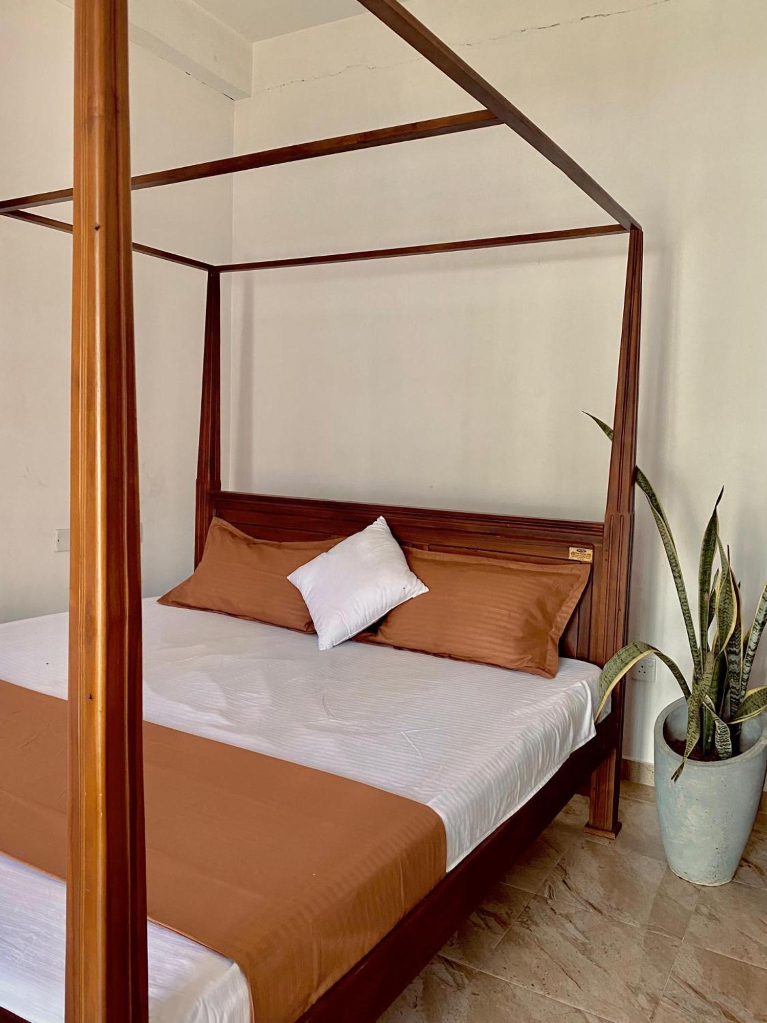 Sasmika Villa Surf And Yoga Hostel Weligama Dış mekan fotoğraf