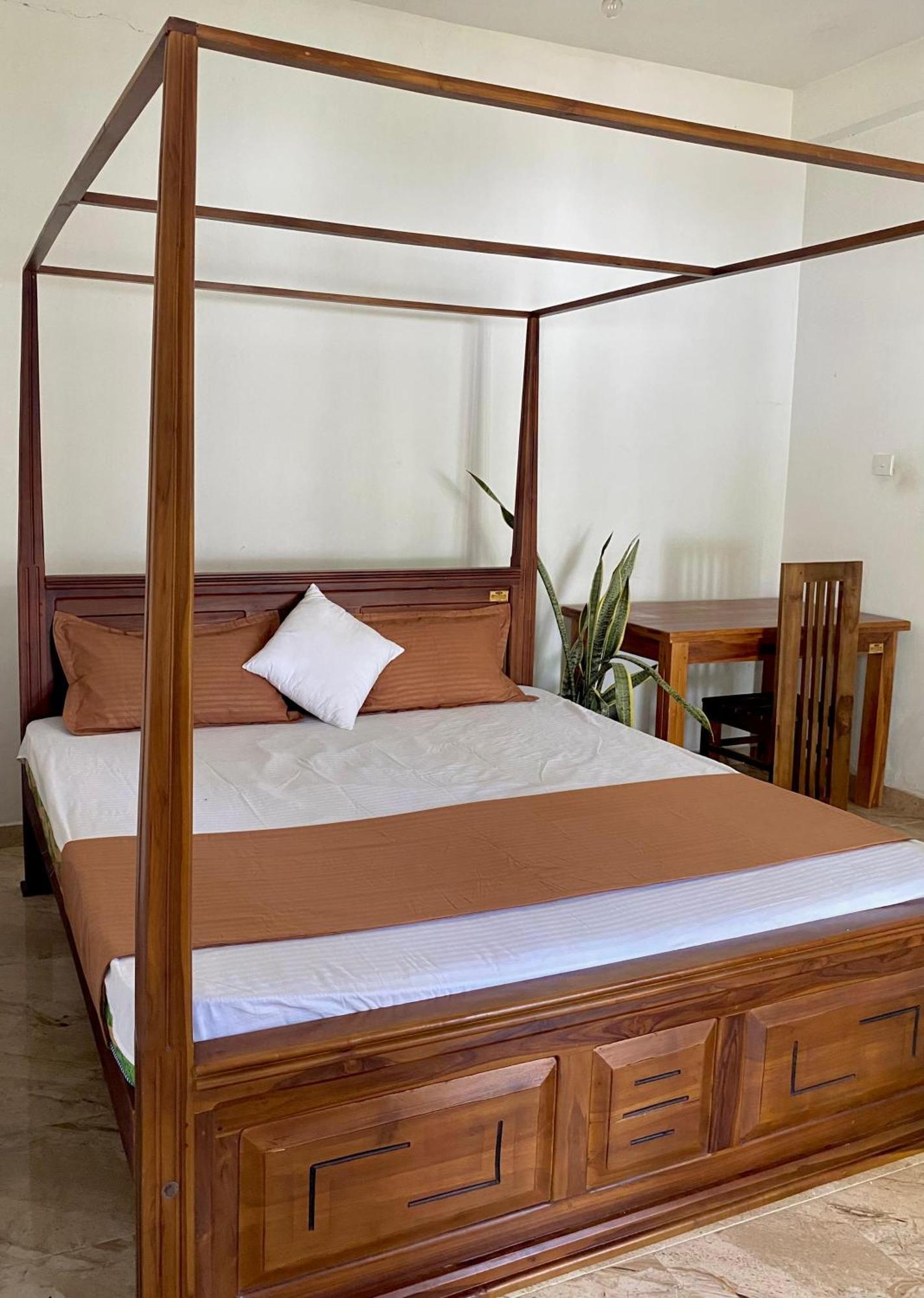Sasmika Villa Surf And Yoga Hostel Weligama Dış mekan fotoğraf
