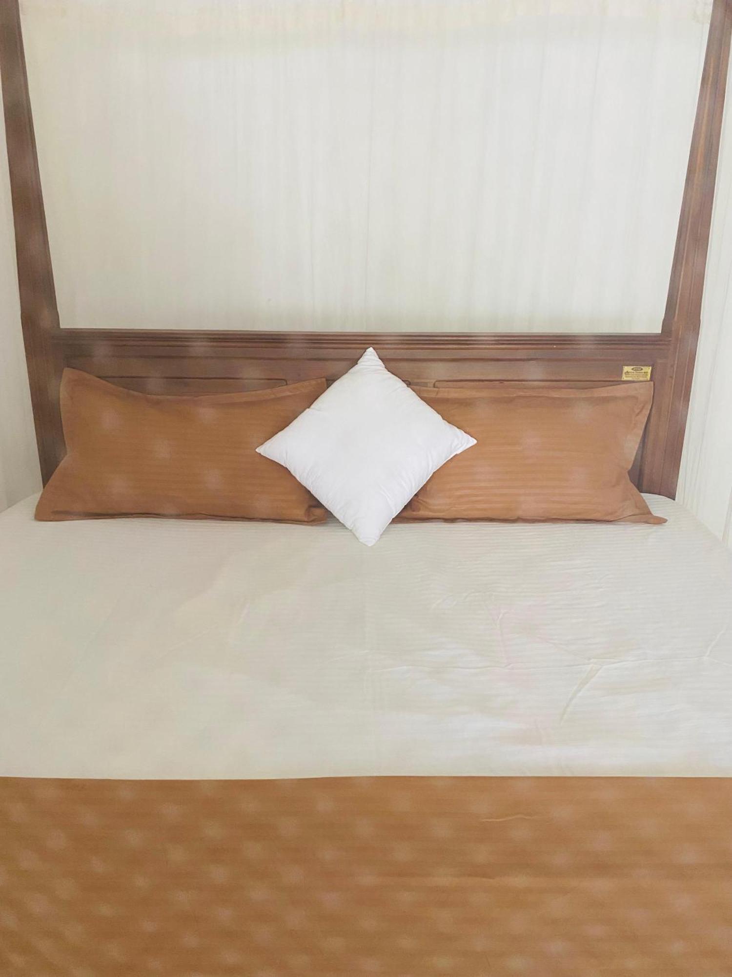 Sasmika Villa Surf And Yoga Hostel Weligama Dış mekan fotoğraf