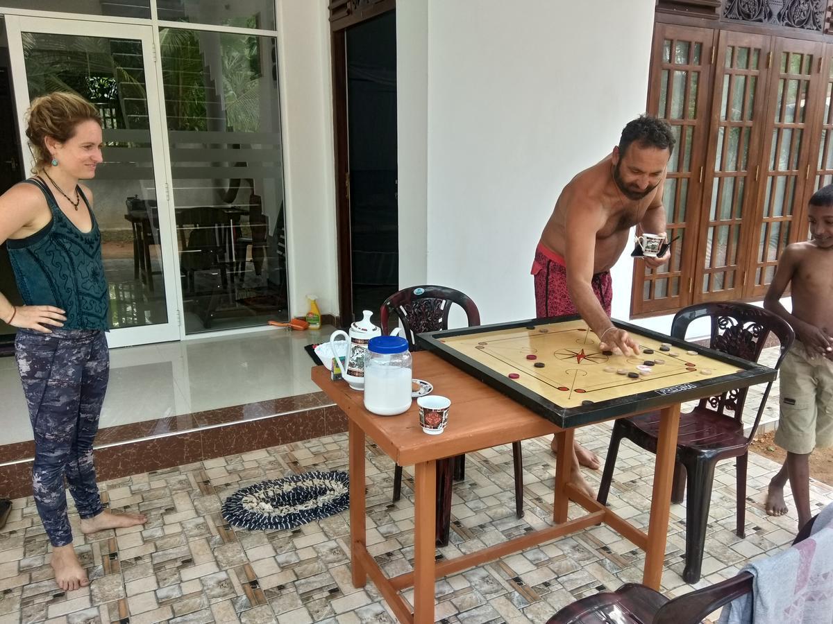 Sasmika Villa Surf And Yoga Hostel Weligama Dış mekan fotoğraf